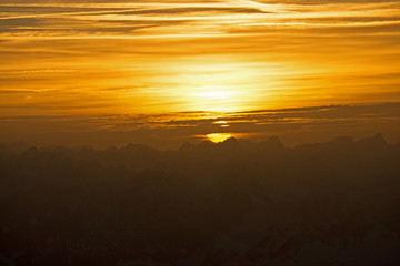 Sonenuntergang in den Alpen