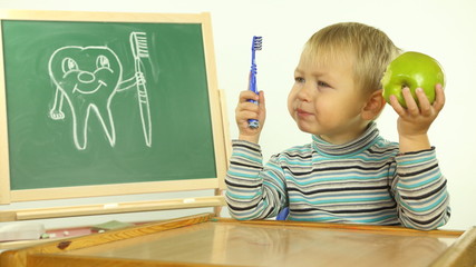 funny kid teaches dental hygiene - 73714071