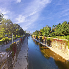 Promenade along the Vienna river in the historic City Park