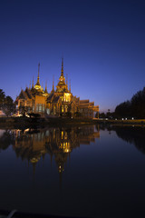 Fototapeta premium Beutiful Thai temple