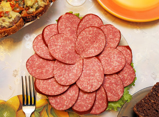 Cutting sausage
