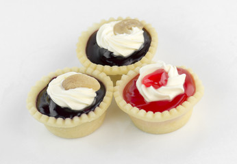 tart vanilla cream on white background