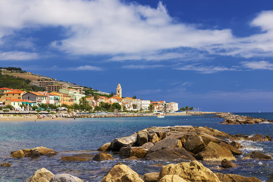 Riva Ligure und Wellenbrecher
