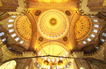 Fototapeta na wymiar Golden mosque - interior ( Yeni Camii )