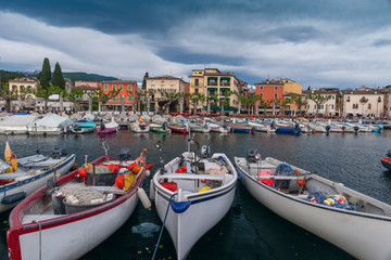 Fototapeta na wymiar boats in the harbor, Lake Garda