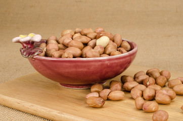 Raw peanuts