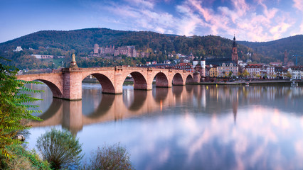 Alte Brücke in Heidelberg im Herbst - obrazy, fototapety, plakaty