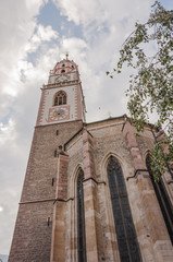 Fototapeta na wymiar Meran, Altstadt, Kirche, Kirchenschiff, St. Nikolaus, Italien