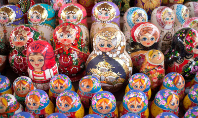 Fototapeta na wymiar russian matroska dolls