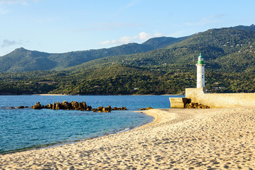Phare et plage de Propriano (Corse)