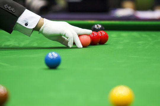snooker referee