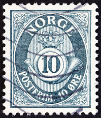 Crown, post horn and value (Norway 1951)