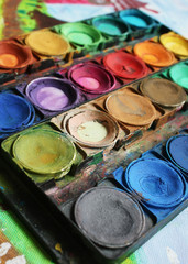 Color paints
