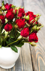 Red roses in vase