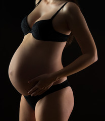 Beautiful pregnant woman - 73830065