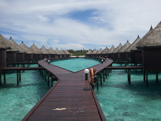 Angaga, Auf dem Weg zu den Wasserbungalows