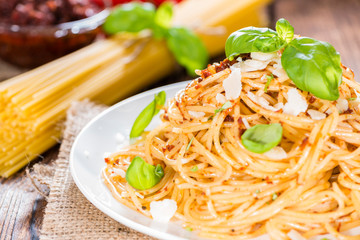 Spaghetti with Tomato Pesto