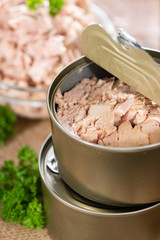 Tuna with parsley
