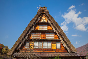 Fototapeta na wymiar japan tradition house's roof at Shirakawa Village