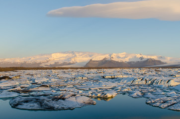 Fototapeta na wymiar Jokulsarlon ice lagoon at sunrise