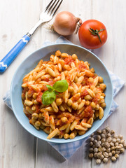 pasta cavatelli with chickpeas and tomatoes