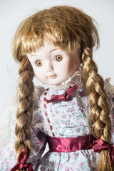 Bambola di porcellana