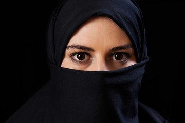 Naklejka premium Portrait of muslim woman