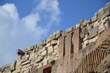 Coloseum, Rand, Steine