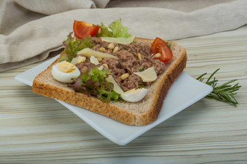 Tuna sandwich