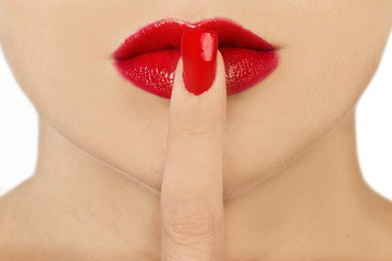 Labios de mujer de color rojo vista de frente