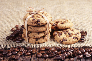 Obraz na płótnie Canvas Cookies and coffee beans