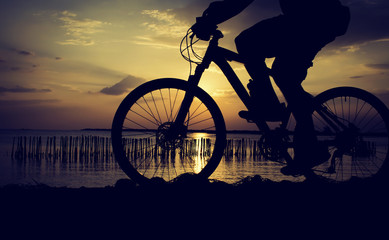 Fototapeta na wymiar silhouette of the cyclist