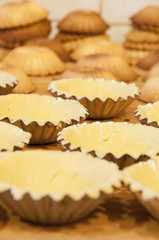 makeing cupcakes