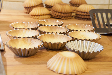 makeing cupcakes
