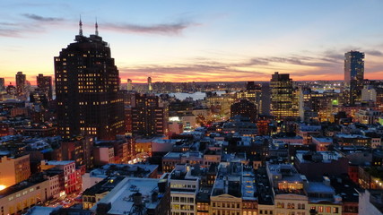 Fototapeta premium Zachód słońca na downtonie na Manhattanie