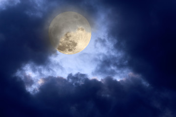 Fototapeta na wymiar Cloudy full moon