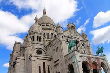 Fototapeta na wymiar Basilque Sacré Coeur à Paris, France