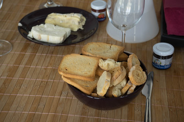 some toast and cheese