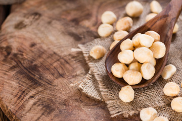 Fototapeta na wymiar Roasted Macadamia nuts