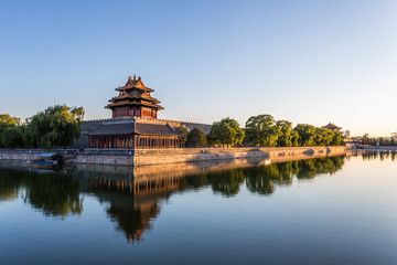 moat and watchtower of imperial palace in Beijign, china - obrazy, fototapety, plakaty