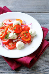 Salad with tomatoes and onions