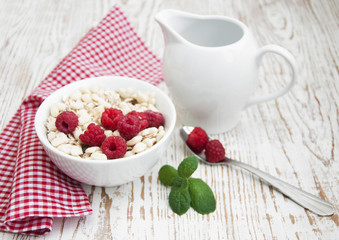 grain muesli with raspberries