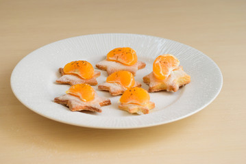 Shortbread cookies with tangerines