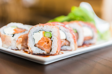 Salmon sushi roll