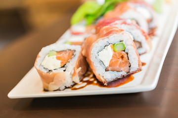 Salmon sushi roll