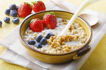 シリアル食品とフルーツ　Cereal and fruit
