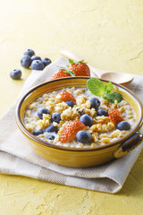 シリアル食品とフルーツ　Cereal and fruit
