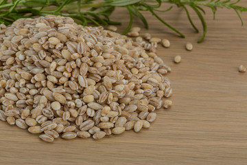 Raw pearl barley