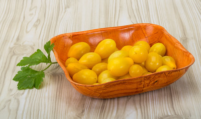 Yellow cherry tomatoes