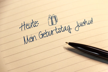 Notiz mit Mitteilung Mein Geburstag Juchu
